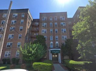 8455 Daniels St, Briarwood, NY 11435