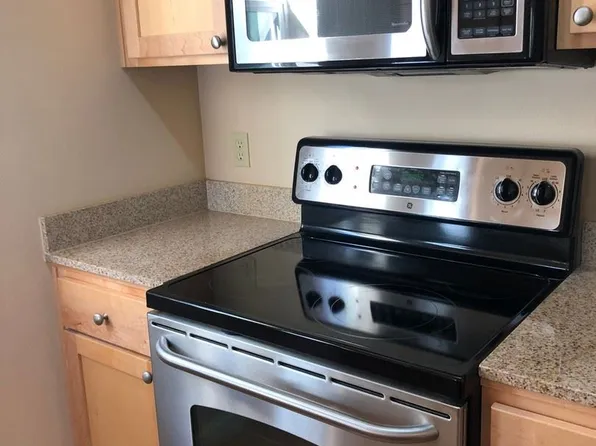 300 High School Rd NE, Bainbridge Island, WA 98110