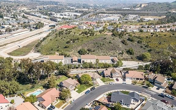 3rd image of 4681 Bella Vista Dr