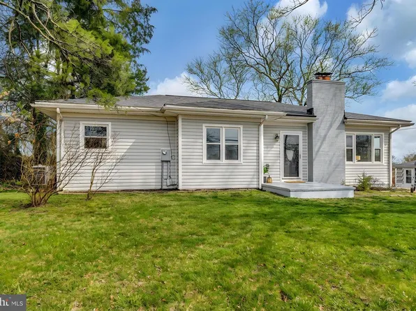 522 White Oak Rd, Fredericksburg, VA 22405