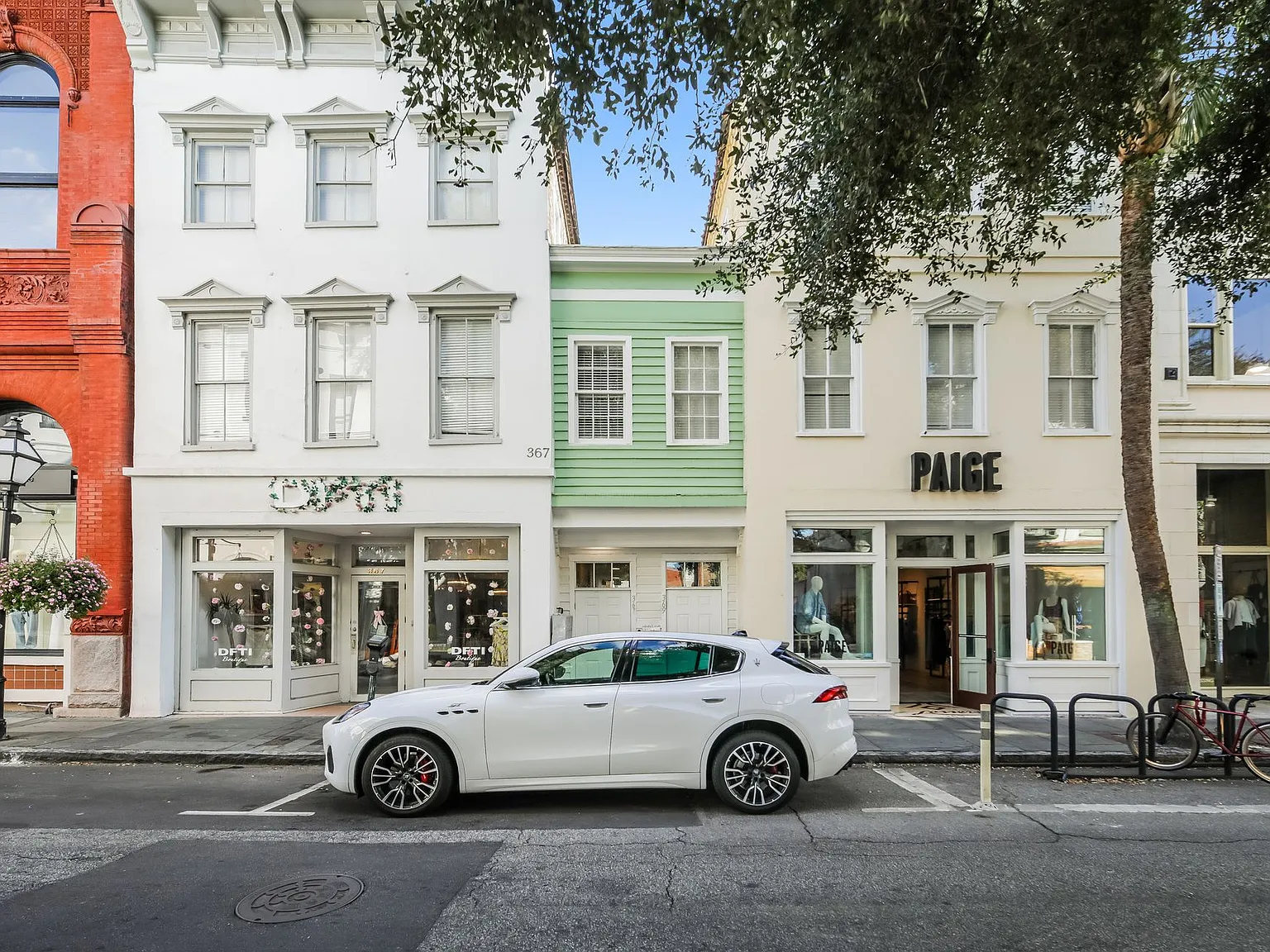 King and Co Charleston — Photo 1
