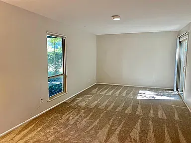 2 bed, 874 sqft, $1,275 — Photo 2