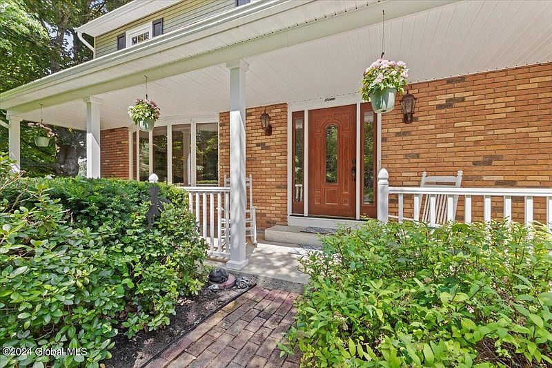 3rd image of 9 Pheasant Ridge Drive