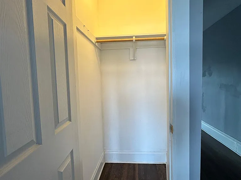 4354 W Washington Blvd #301 — Photo 9