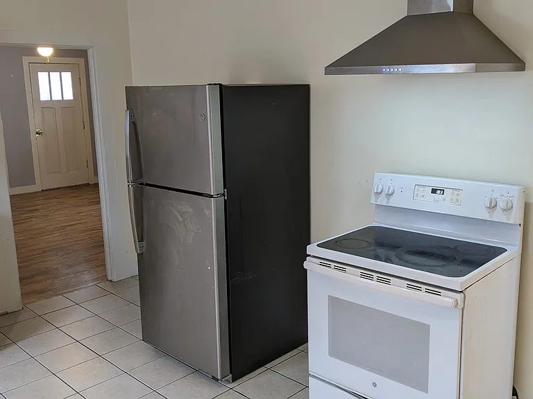 923 McReynolds Ave NW #2 — Photo 2