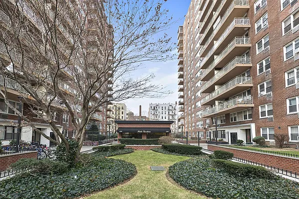 Rented by Living Room NY Corp | media 13