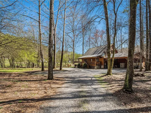 45 Newport Dr, Ellijay, GA 30540