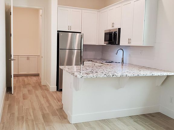 2nd image of 2232 Murphey Dr