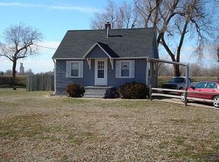 805 W 9th Ave, Hutchinson, KS 67501