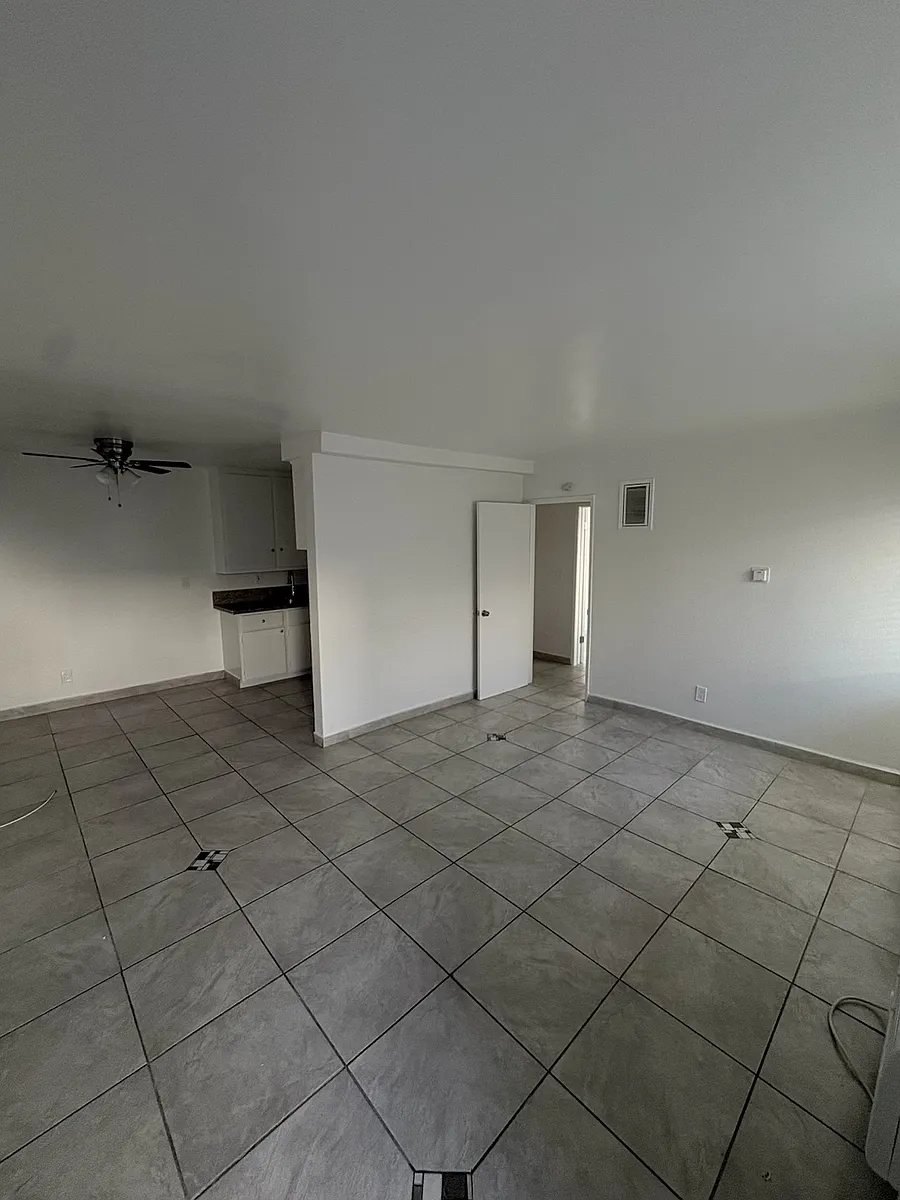 Building Photo - 6623 Woodley Ave #6