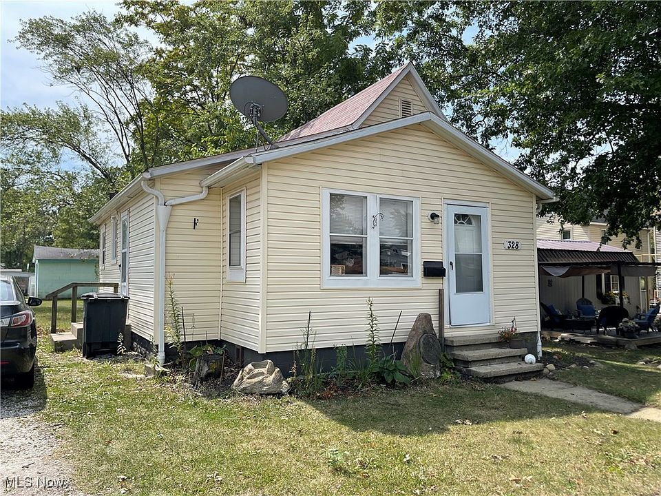 2nd image of 328 Galena Ave
