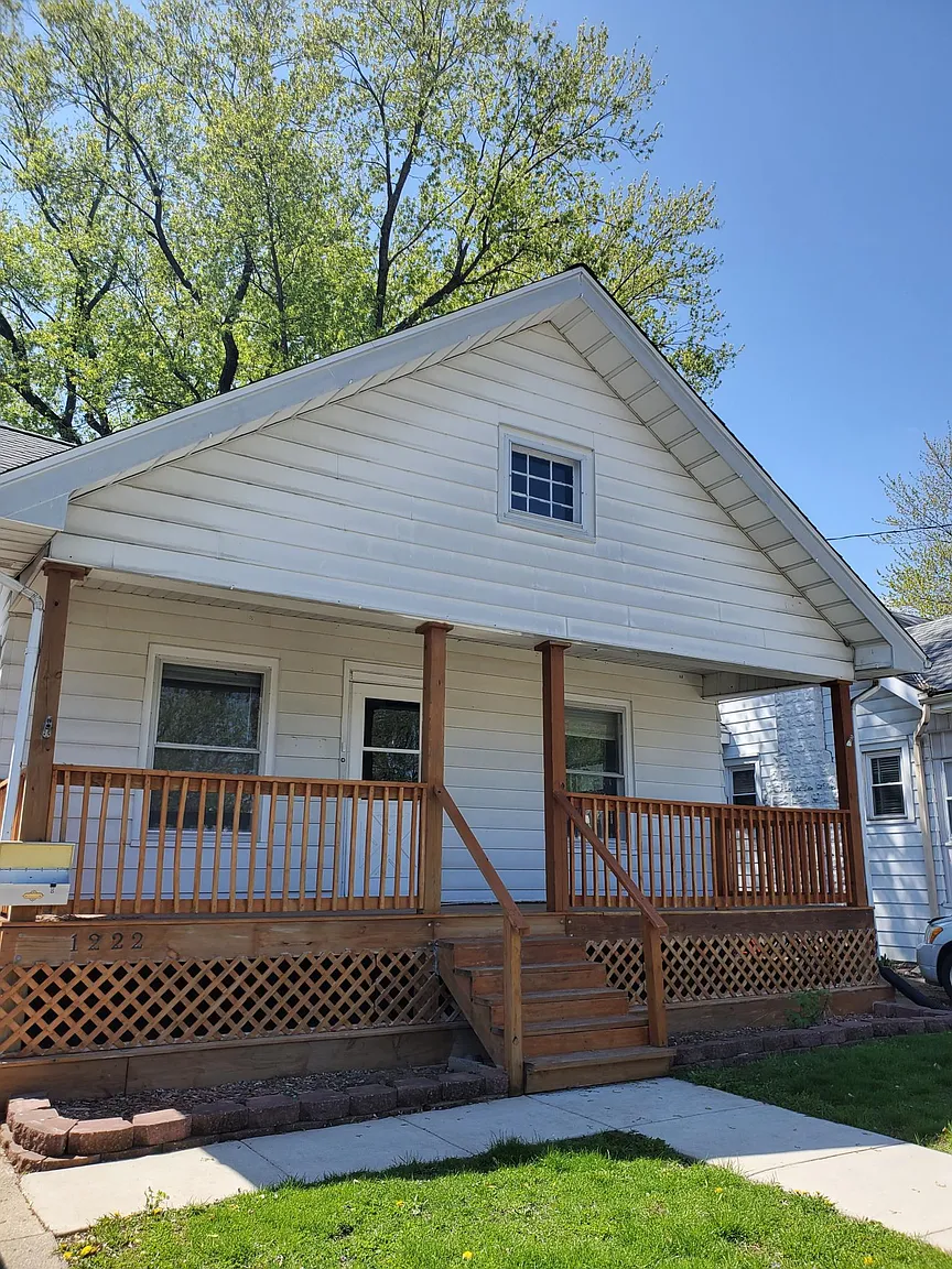 1222 E Gift Ave photo 1