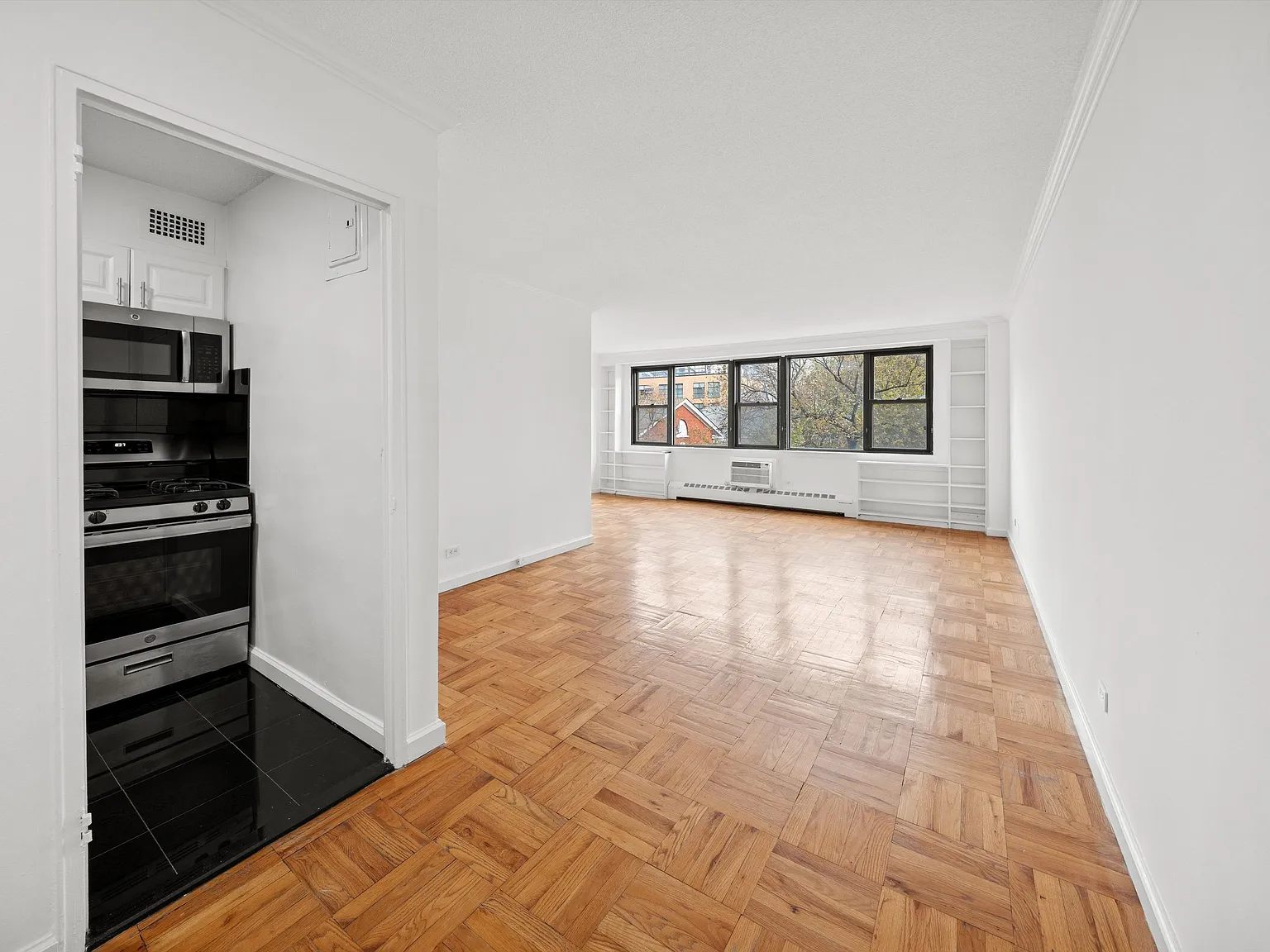 230 East 15th Street — Photo 1