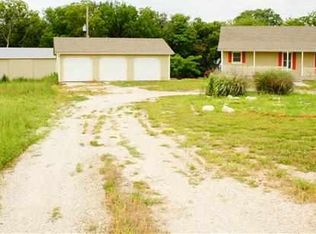 4712 Iowa Rd, Ottawa, KS 66067