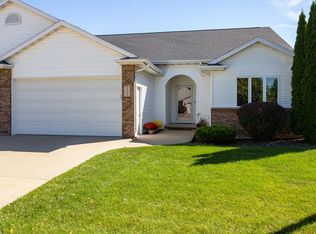 1303 Lavender Ln, Appleton, WI 54915