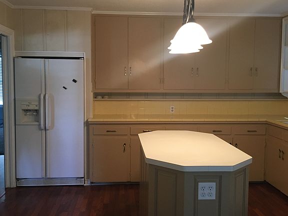 2nd image of 117 W Gay Ave