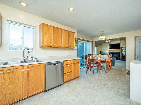 3rd image of 2509 E Havens Ave