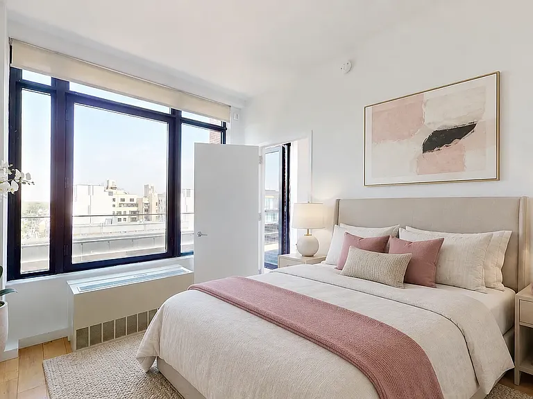 14474 Northern Blvd #PHM — Photo 3