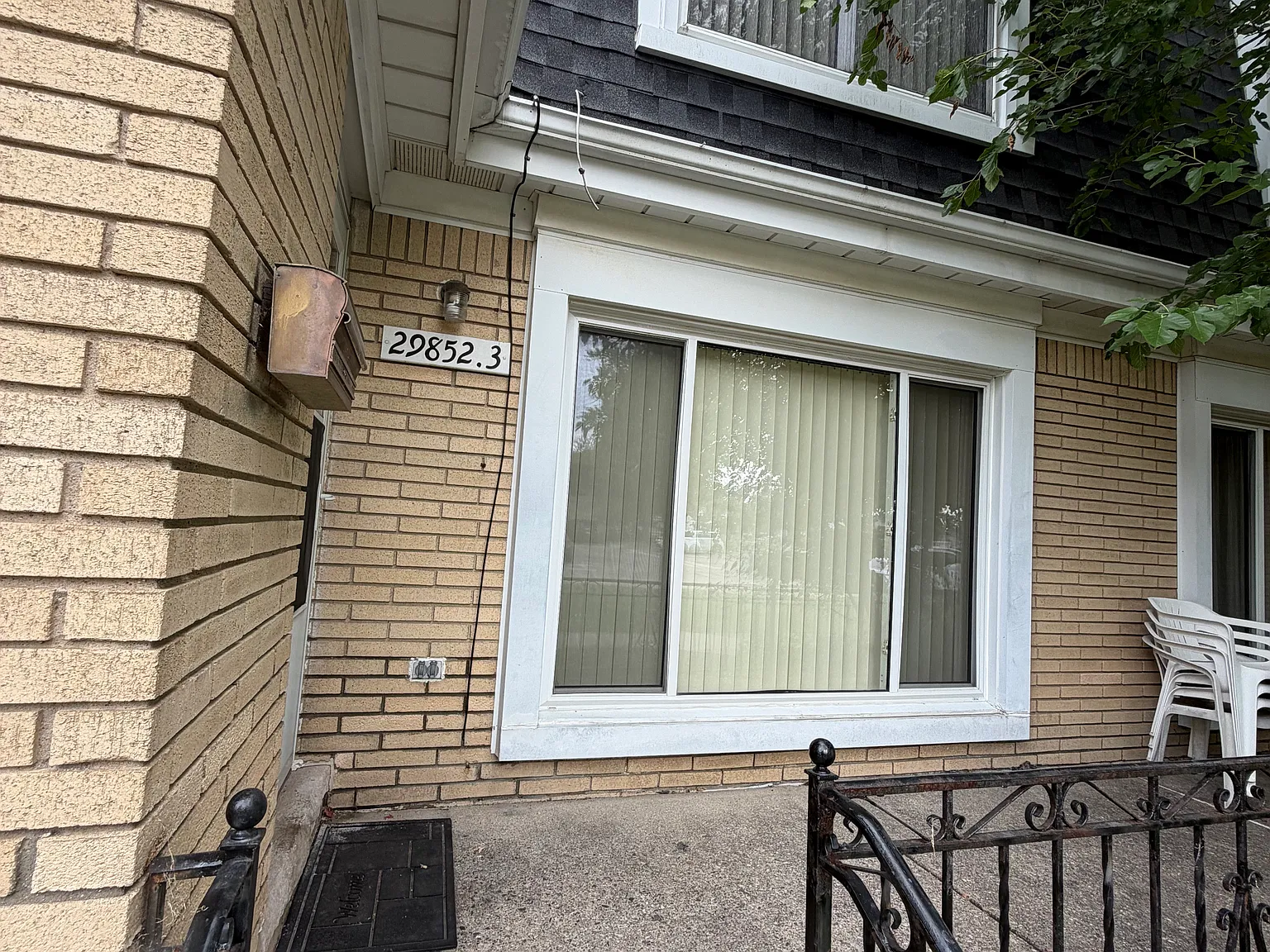 1 bed, 1.5 bath, 1100 sqft, $1,400 — Photo 2