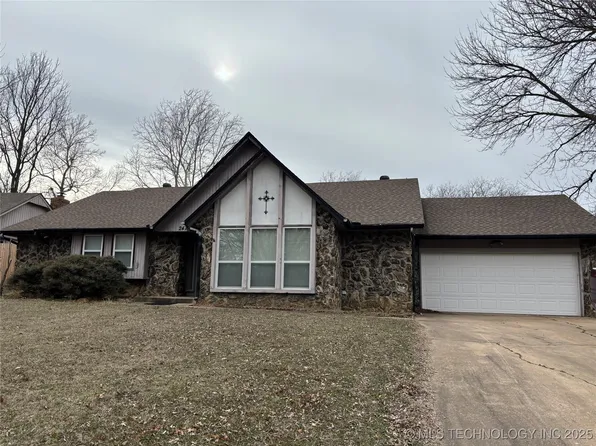 2419 W Driftwood Dr, Claremore, OK 74017