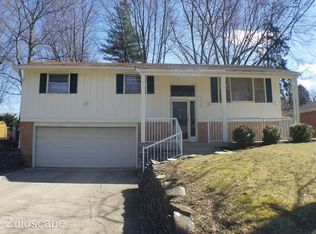 1512 Lynnwood Dr, Anderson, IN 46012
