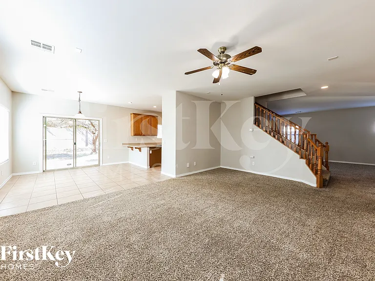 15608 N 172nd Ln — Photo 5