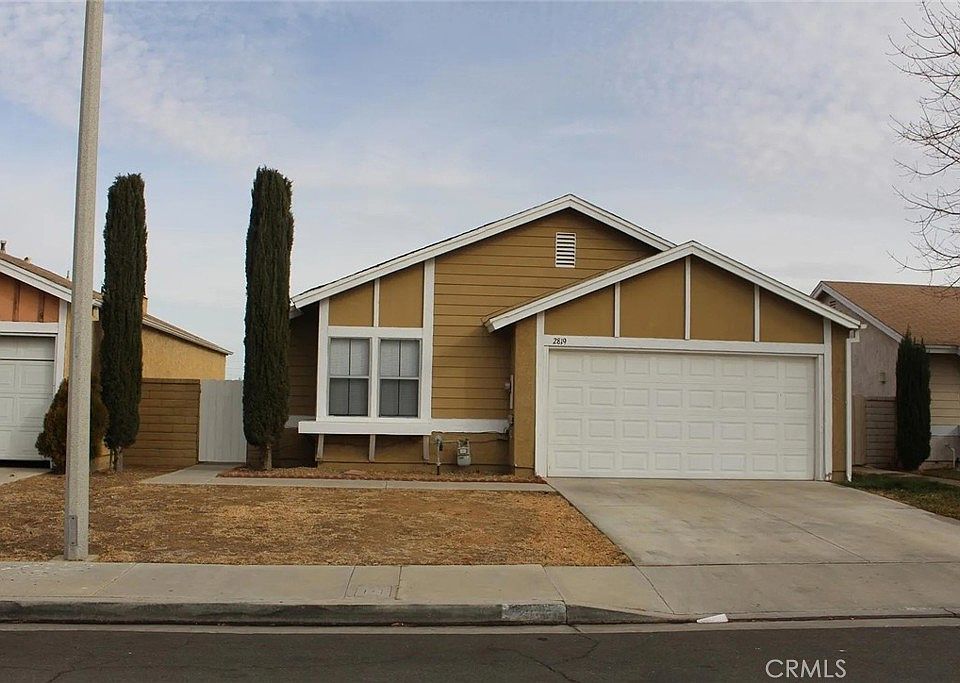 1st image of 2819 Juniper Dr