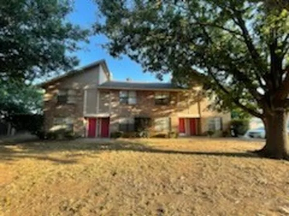 3065 W Sycamore Cir, Euless, TX 76040