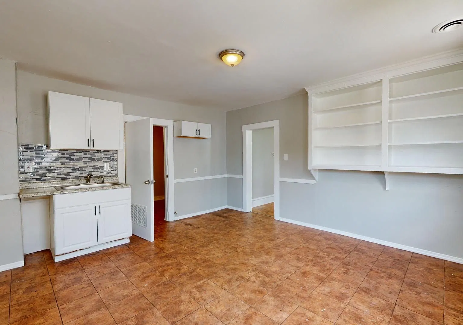3347 Seymour Ave — Photo 2