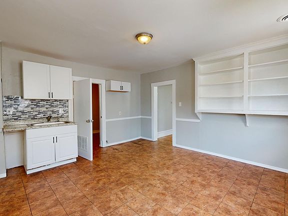 2nd image of 3347 Seymour Ave Front Up