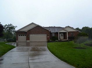 670 Maumee Dr, Springfield, OH 45502