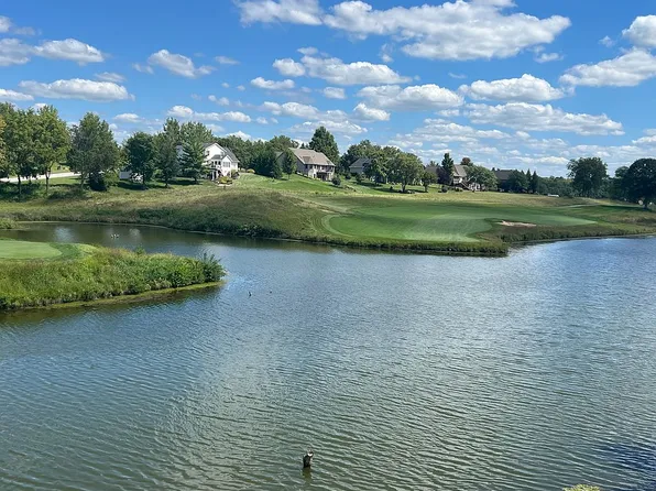 1800 Karl Lake Ct, Sherrard, IL 61281