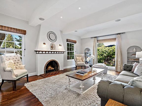 5th image of 121 Woodsworth Ave