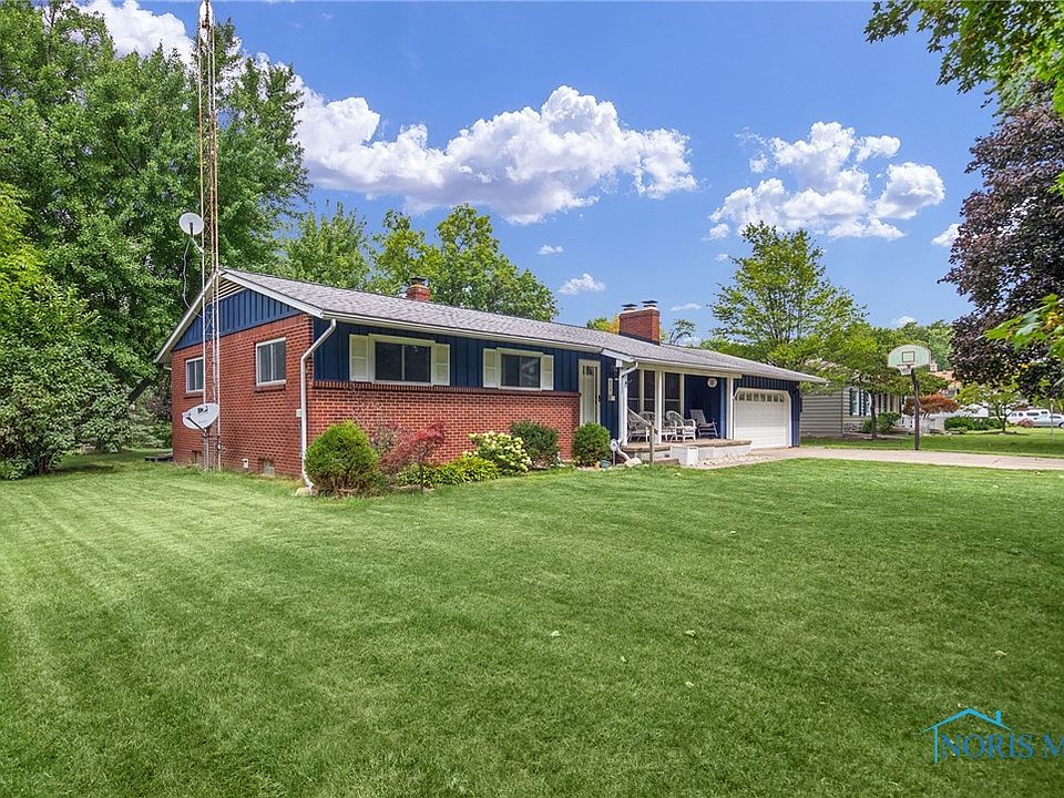614 Valley Dr, Rossford, OH 43460 Zillow