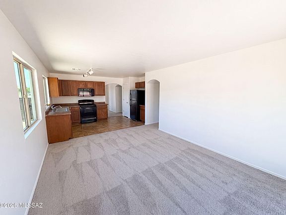 3rd image of 836 W Placita El Cauce Rico