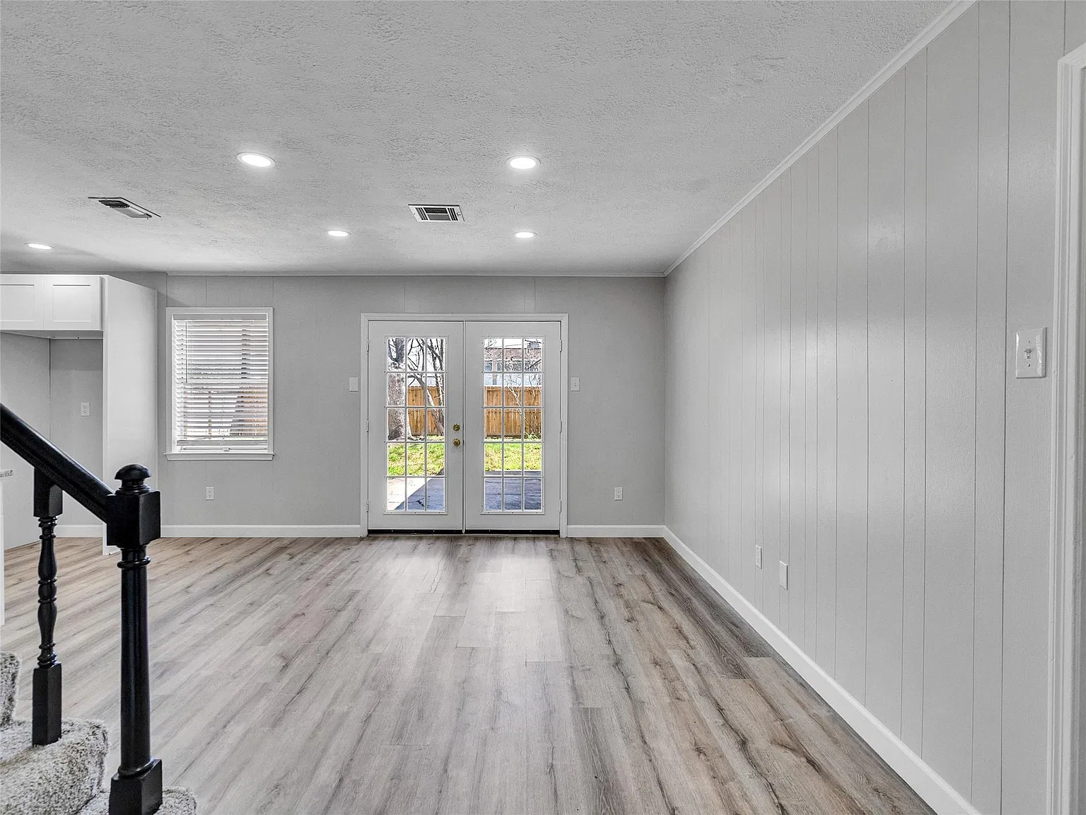 4 bed, 1925 sqft, $2,100 — Photo 3