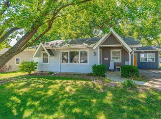 1102 E Van Buren St, Clinton, IL 61727