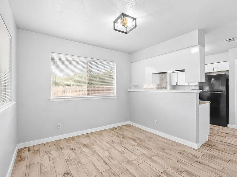 PM2-AUS7505 Saint Amant Pl — Photo 7