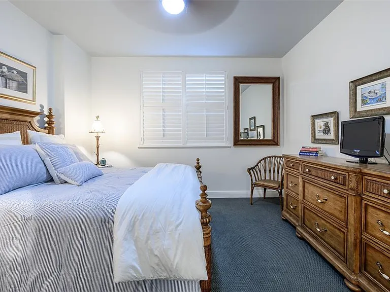 3313 Sunset Key Cir #104 — Photo 40