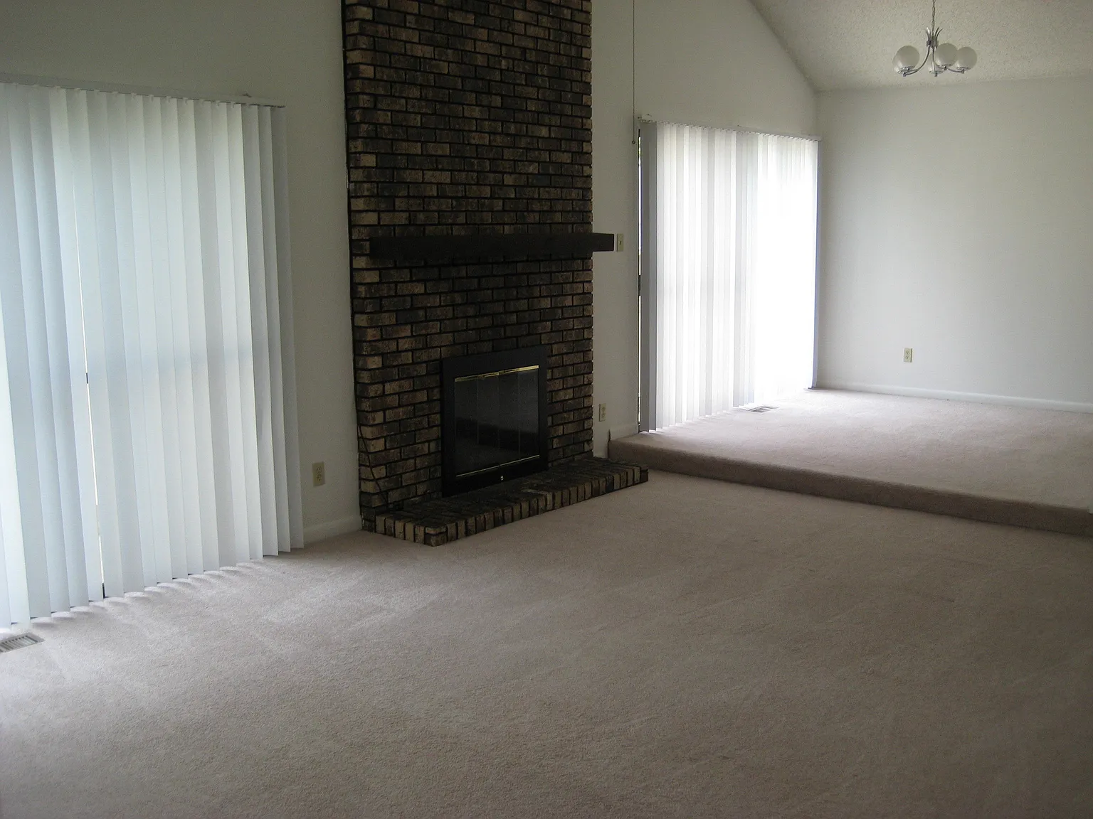 31 Colony West Dr photo 1