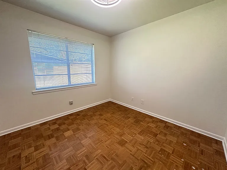 1008 Francais Dr — Photo 13