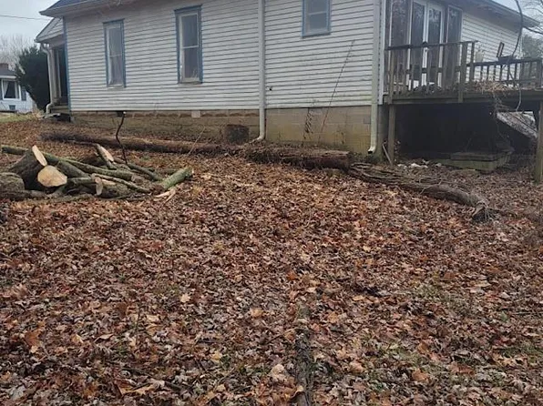 10424 Pichards St, Coal City, IN 47427