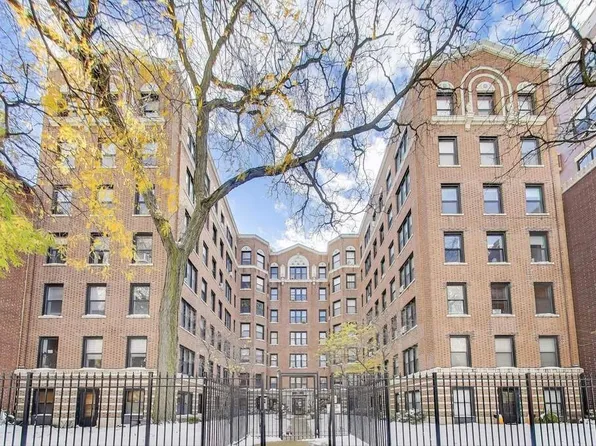 725 W Sheridan Rd #2, Chicago, IL 60613