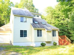 192 Shine Hill Rd, Henryville, PA 18332