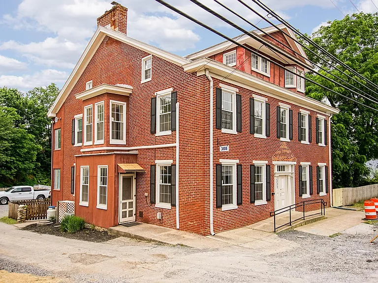 308 W Main St #M — Photo 26
