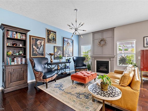 5th image of 3068 Riverview Ln