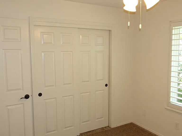 878 E Catalina Cir — Photo 16