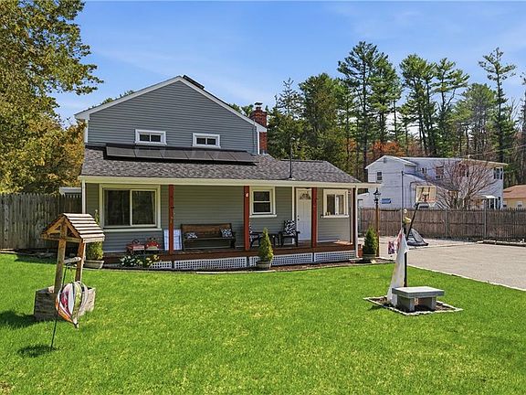 2nd image of 48 Overlea Rd