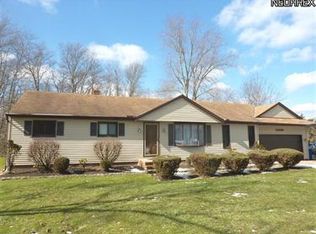 13350 Hickory St, Chesterland, OH 44026