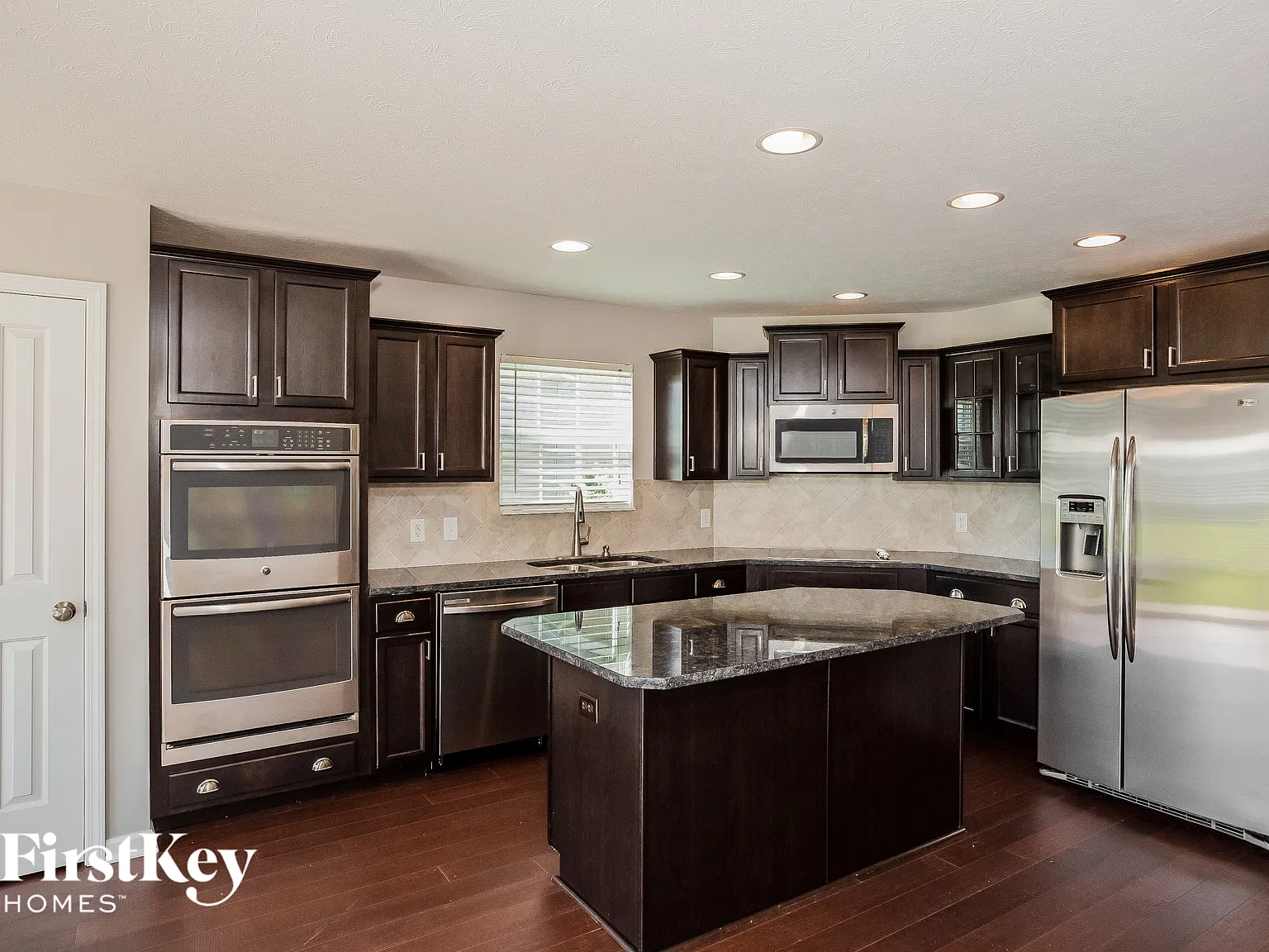 4 bed, 2.5 bath, 2127 sqft, $2,610 — Photo 4